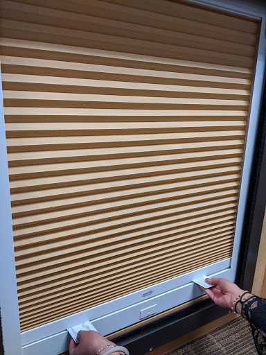 Raise Shade to Access Battery Wand1.jpg